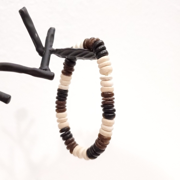 Wood beaded bracelet with 3 colors - Picture 3 of 4